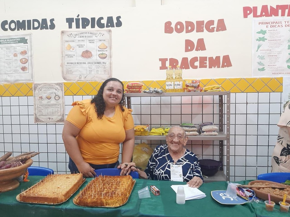 Aos 91 anos, ela termina o ensino médio que o pai não deixou começar