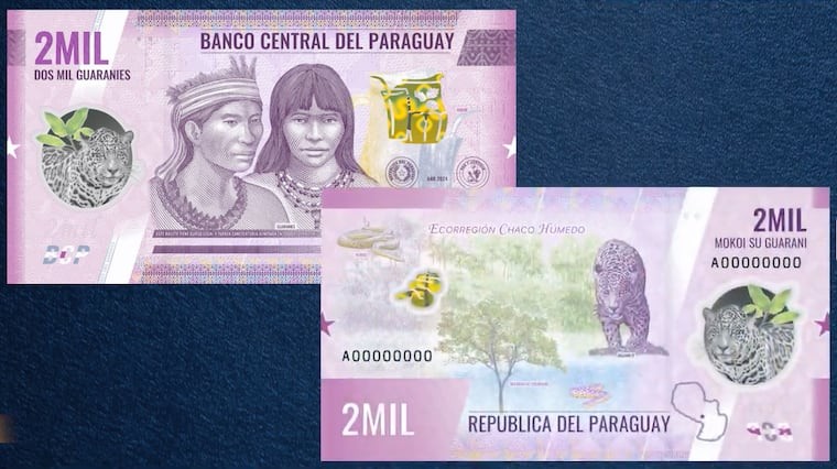 Frente e verso da nota de ₲ 2 mil em tons de lilás: na frente, o retrato de um homem e uma mulher guaranis ao lado de uma guampa de tereré; no verso, a ecorregião Chaco Úmido com um jaguaretê, uma serpente e uma árvore